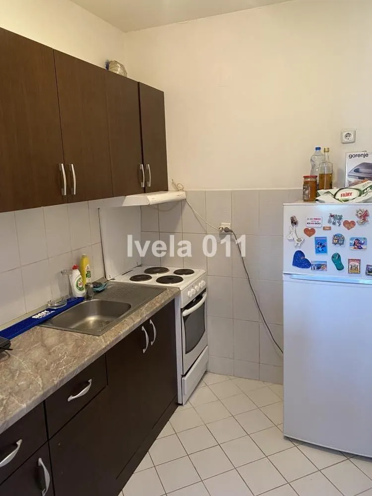 Prodaja, trosoban stan, 50m², Vojvode Vlahovica, Beograd