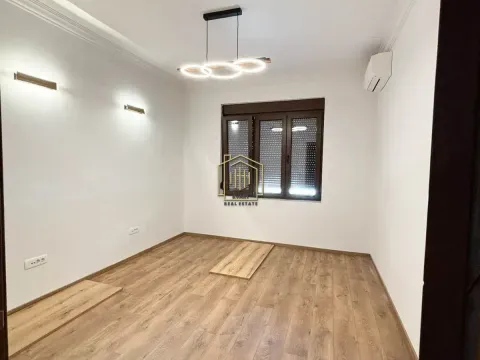 Izdavanje, poslovni prostor, 70m², Podgorica, Crna Gora - image 2