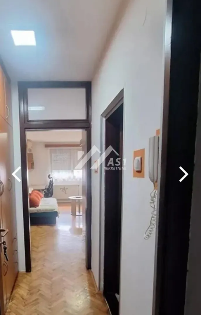 Izdavanje, jednosoban stan, 28m², Podbara, Novi Sad Sve Podlokacije