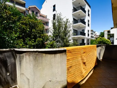 Rent, house, 200m², Gorica C, Podgorica - image 12