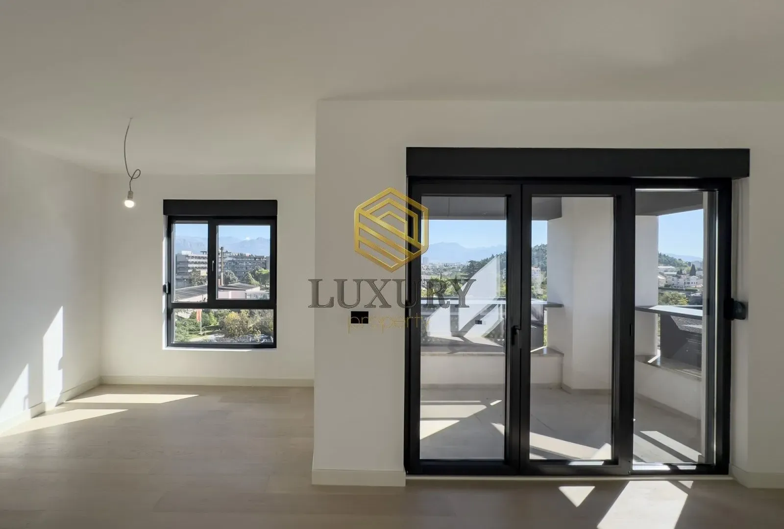 Prodaja, dvosoban stan, 97m², Preko Morače, Podgorica