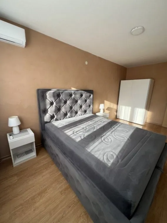 Izdavanje, dvosoban stan, 70m², Centar, Bar
