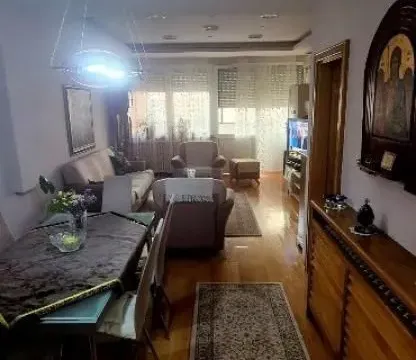 Sale, house, 250m², Voždovac Sve Podlokacije, Beograd - image 1