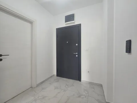 Sale, one bedroom apartment, 43m², Stari Aerodrom, Podgorica - image 11