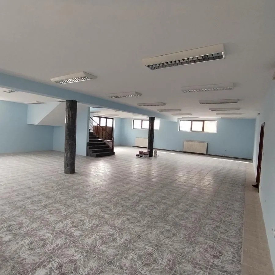 Rent, office space, 500m², Batajnica, Beograd