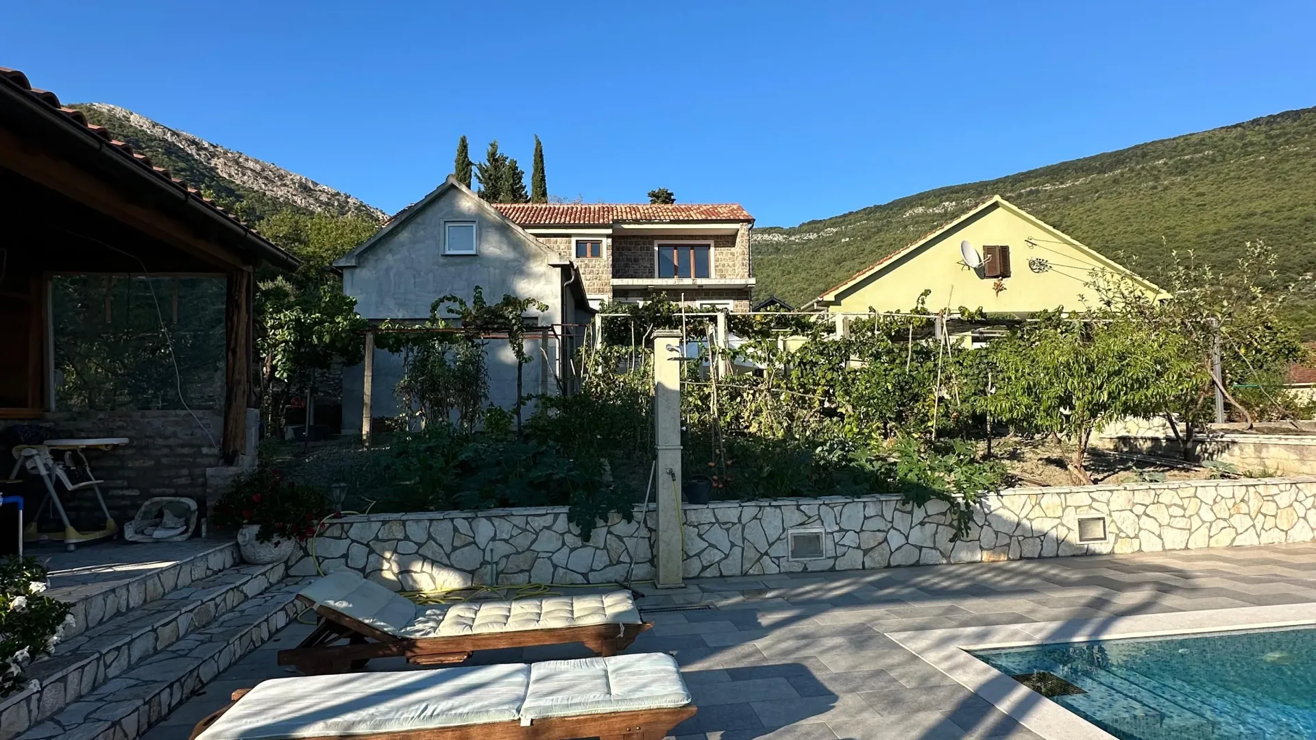 Sale, house, 110m², Gradiošnica, Tivat