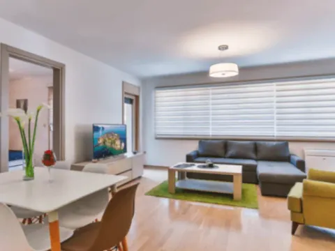 Izdavanje, dvosoban stan, 74m², Budva, Crna Gora