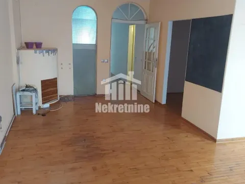 Izdavanje, kuća, 180m², Čukarica, Beograd - image 9