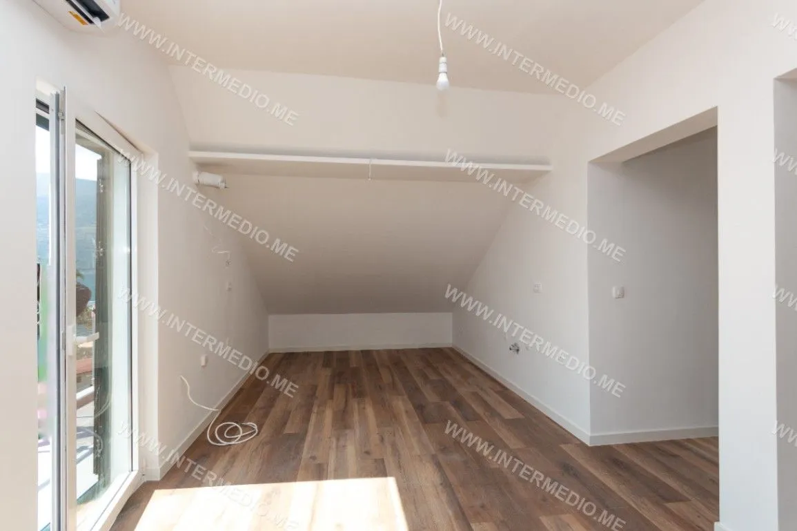 Prodaja, trosoban stan, 146m², Đenovići, Herceg Novi