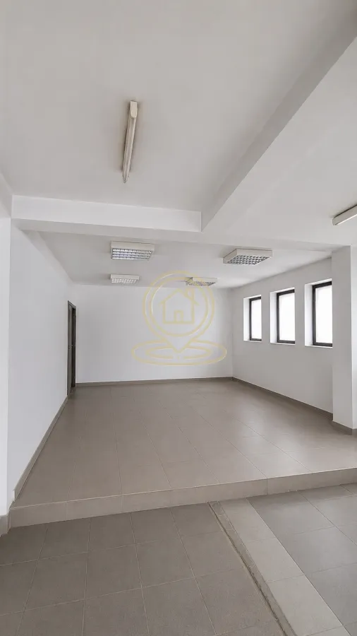 Rent, office space, 570m², Centar, Kragujevac