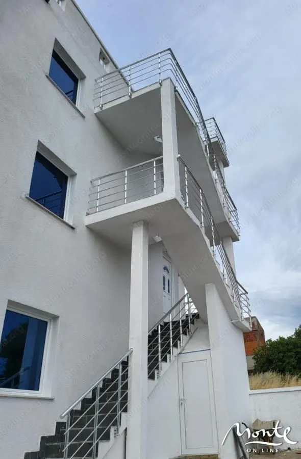 Sale, office space, 300m², Utjeha, Bar
