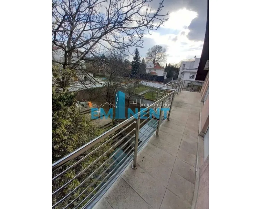 Rent, four bedroom apartment, 120m², Senjak, Beograd