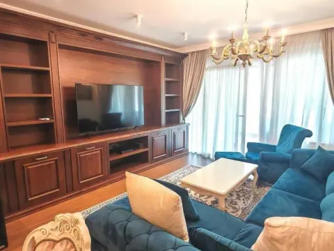 Izdavanje, trosoban stan, 96m², Đeram Pijaca, Beograd - image 4