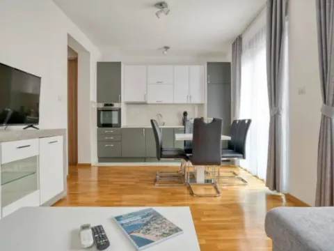 Rent, apartment, 70m², Bečići, Budva - image 8