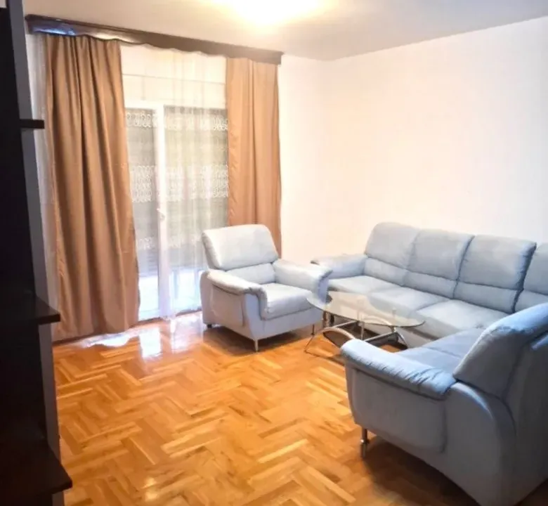Izdavanje, jednosoban stan, 55m², Krivi Most, Podgorica
