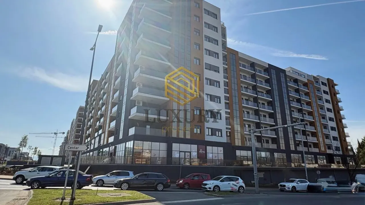 Izdavanje, poslovni prostor, 275m², Stari Aerodrom, Podgorica