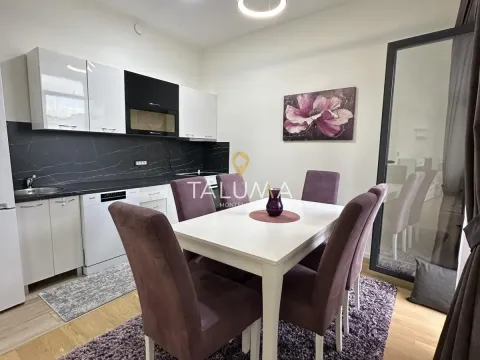 Izdavanje, dvosoban stan, 68m², Blok 9, Podgorica - image 2