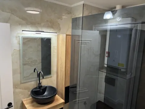 Sale, three bedroom apartment, 75m², Južni Bulevar, Vračar Sve Podlokacije - image 13