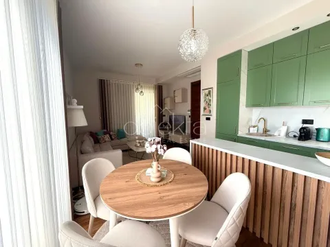 Izdavanje, stan, 65m², Tivat, Crna Gora - image 4