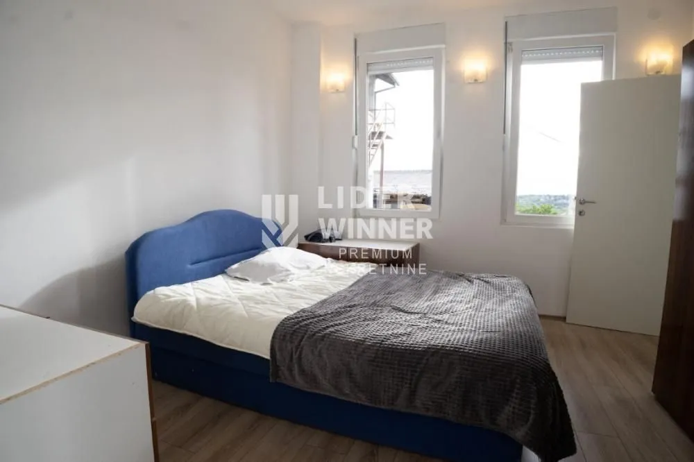 Sale, three bedroom apartment, 70m², Resnik, Beograd