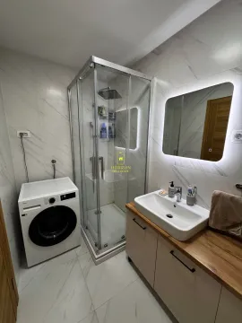 Prodaja, dvosoban stan, 72m², New City, Podgorica - image 10