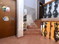 Izdavanje, kuća, 500m², Tološi, Podgorica - image 17