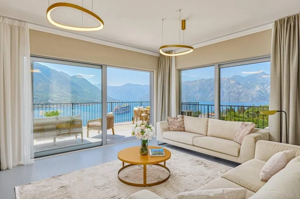 Sale, house, 150m², Dobrota, Kotor