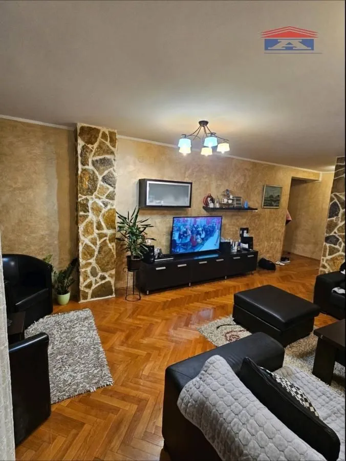 Izdavanje, četvorosoban stan, 105m², Rotkvarija, Novi Sad Sve Podlokacije