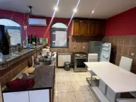 Izdavanje, trosoban stan, 240m², Stari Aerodrom, Podgorica - image 9