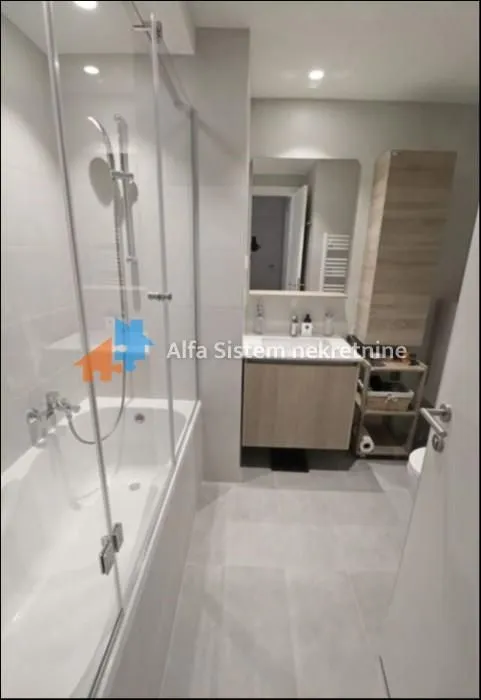 Rent, four bedroom apartment, 90m², Savski Venac, Beograd