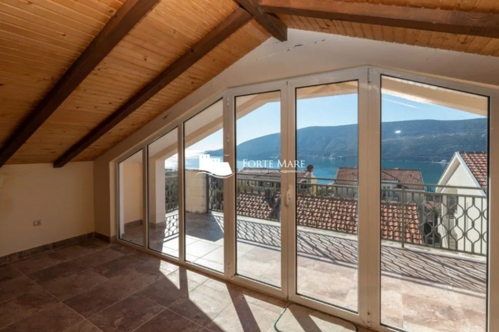 Prodaja, kuća, 252m², Topla, Herceg Novi