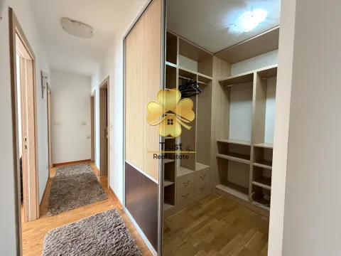 Rent, three bedroom apartment, 120m², City Kvart, Podgorica - image 12