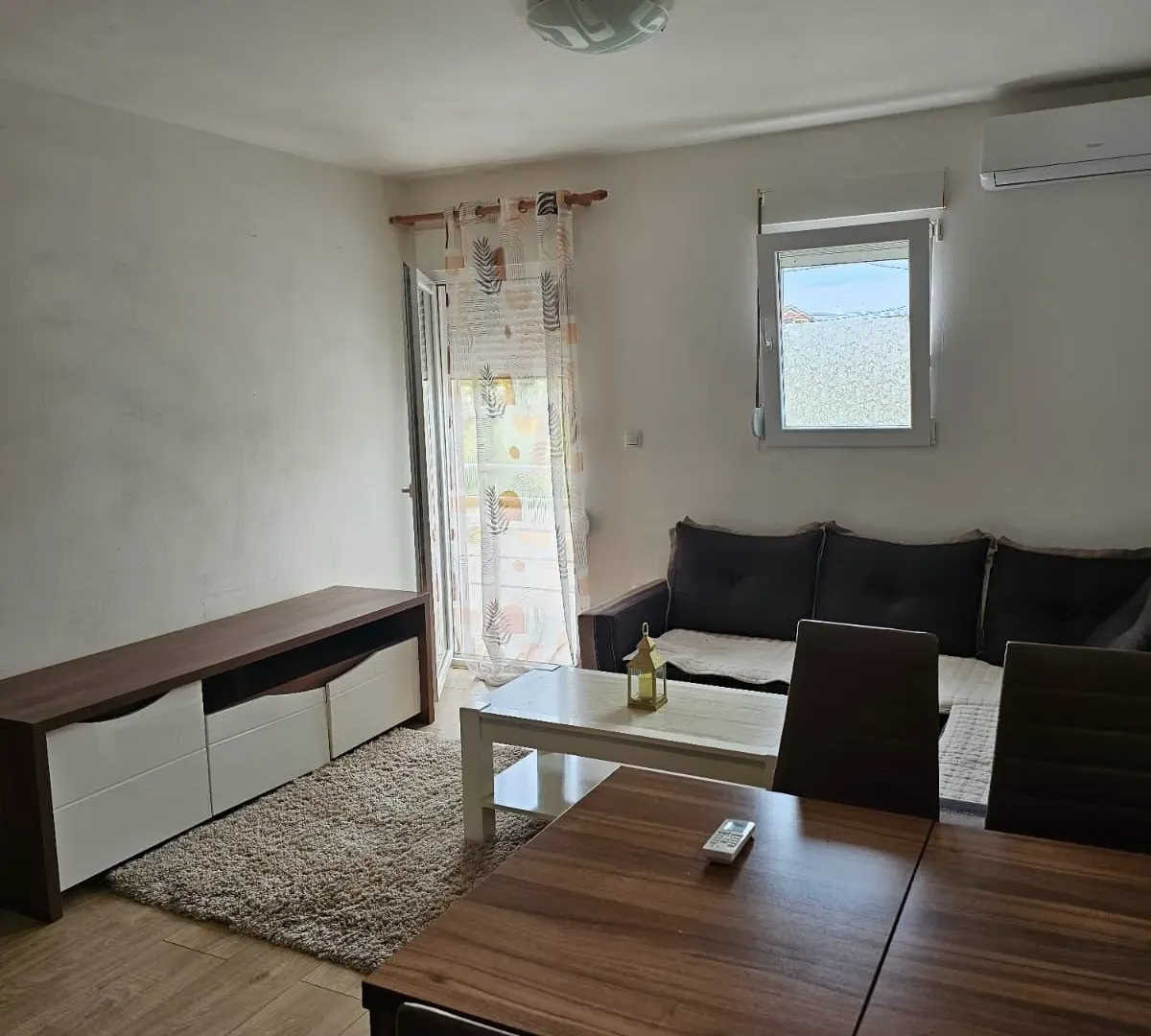 Izdavanje, dvosoban stan, 50m², Stari Aerodrom, Podgorica