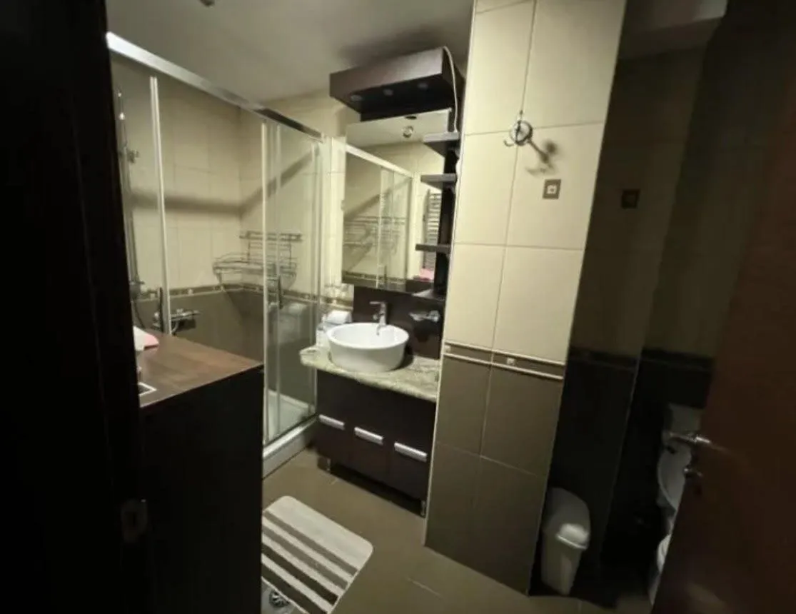 Izdavanje, jednosoban stan, 90m², Blok 6, Podgorica