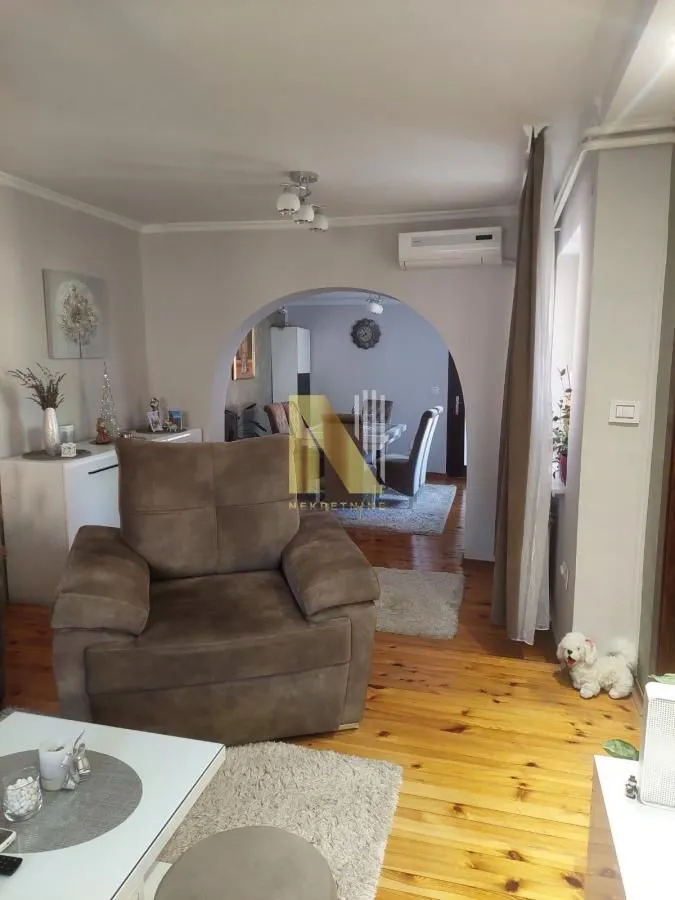 Prodaja, kuća, 102m², Cara Dušana, Novi Sad Sve Podlokacije