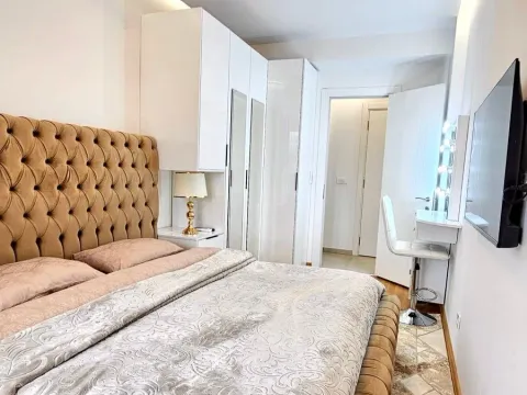 Izdavanje, dvosoban stan, 88m², Stara Varoš, Podgorica - image 9