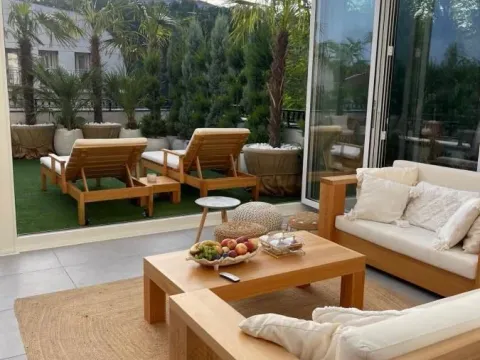 Sale, four bedroom apartment, 175m², Savski Venac, Beograd - image 22