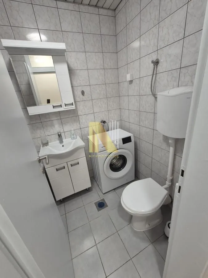 Izdavanje, jednosoban stan, 38m², Centar, Novi Sad