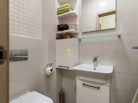 Sale, two bedroom apartment, 72m², City Kvart, Podgorica - image 8