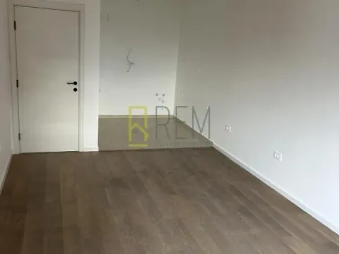 Prodaja, jednosoban stan, 44m², Stari Aerodrom, Podgorica - image 1