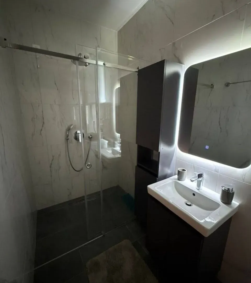 Prodaja, dvosoban stan, 77m², Centar, Bar