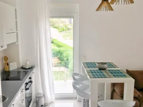 Izdavanje, jednosoban stan, 45m², Kotor, Crna Gora - image 4