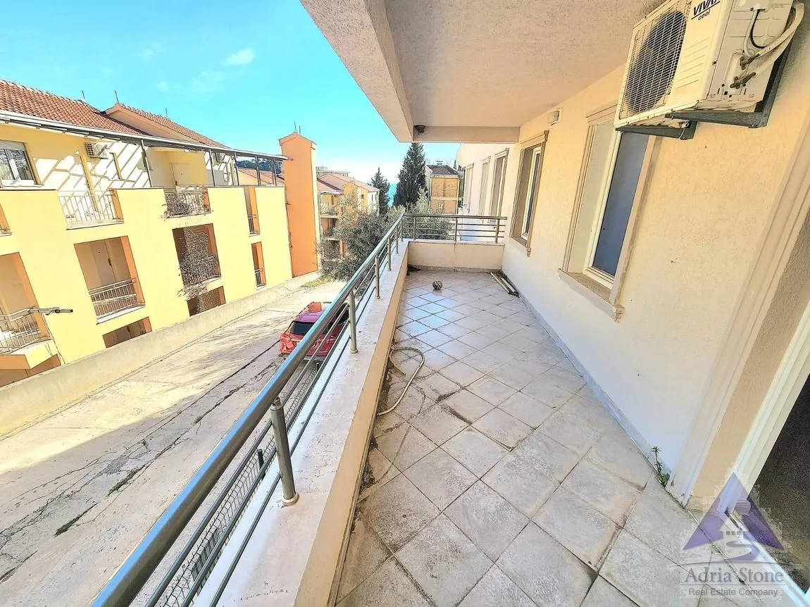 Sale, one bedroom apartment, 74m², Petrovac, Budva