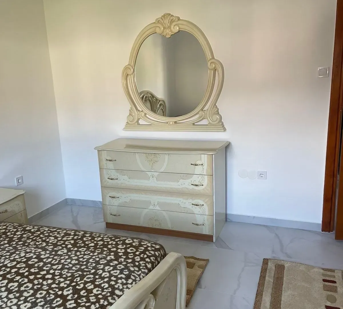 Rent, one bedroom apartment, 70m², Dumidran, Tivat