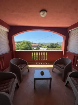 Rent, two bedroom apartment, 80m², Tivat, Crna Gora - image 4