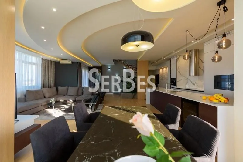 Prodaja, trosoban stan, 230m², Bulevar Evrope, Novi Sad Sve Podlokacije