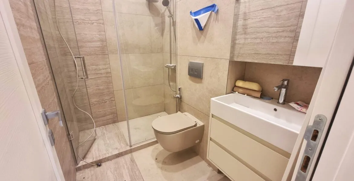 Prodaja, dvosoban stan, 80m², Dobrota, Kotor