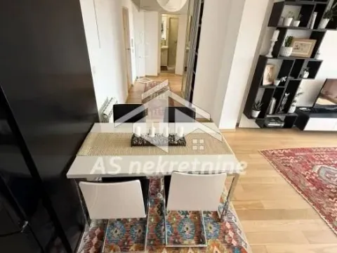 Izdavanje, trosoban stan, 73m², Vračar Sve Podlokacije, Beograd - image 15