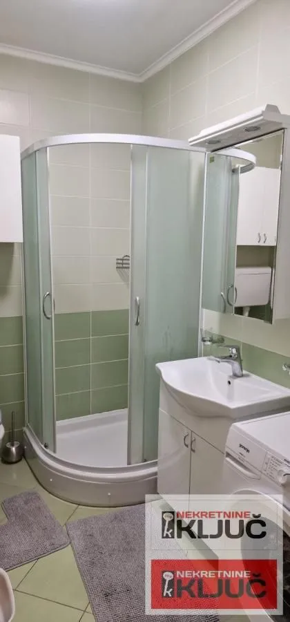 Izdavanje, garsonjera, 28m², Novi Sad, Srbija
