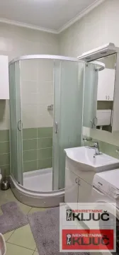 Izdavanje, garsonjera, 28m², Novi Sad, Srbija - image 10